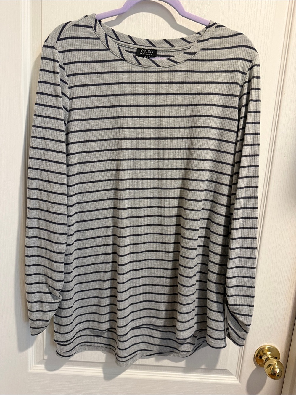 Jones New York Gray & Black Striped Long Sleeve Top